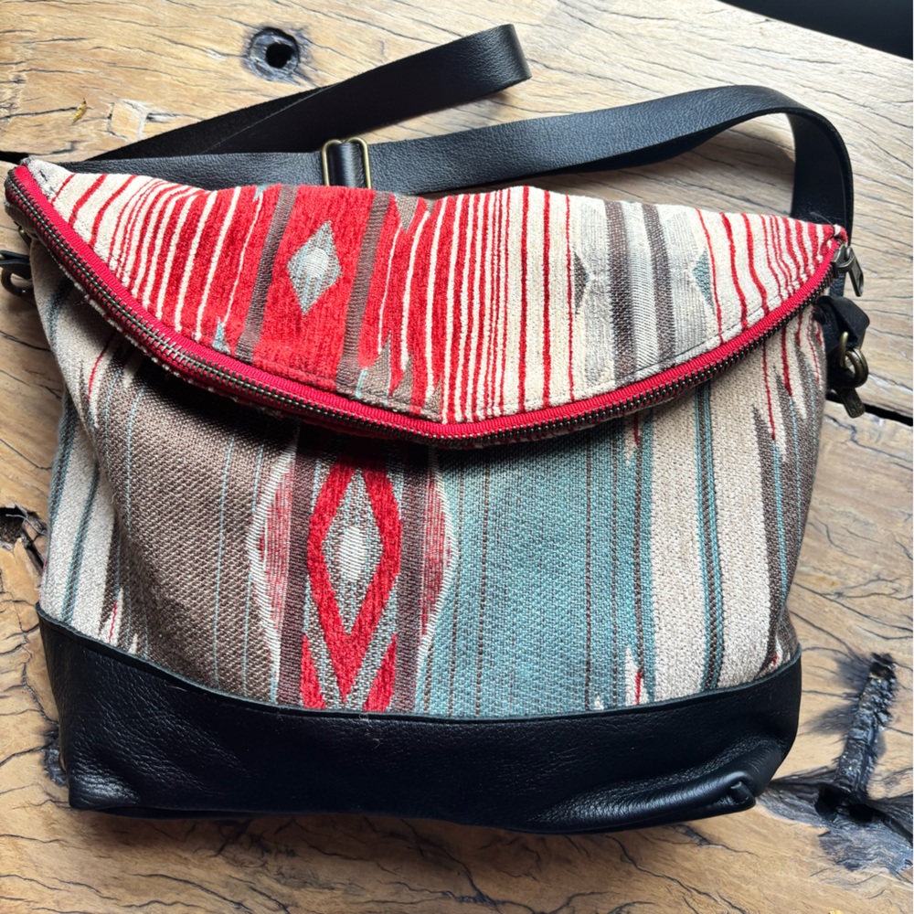 Vaalbara Designs Leather and Kilim Purse Messenger Bag - Picture 2 of 13